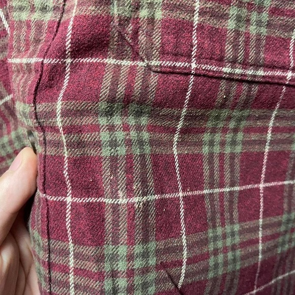 Woolrich green and burgundy plaid long sleeve button up collared flannel shirt - Picture 2 of 6